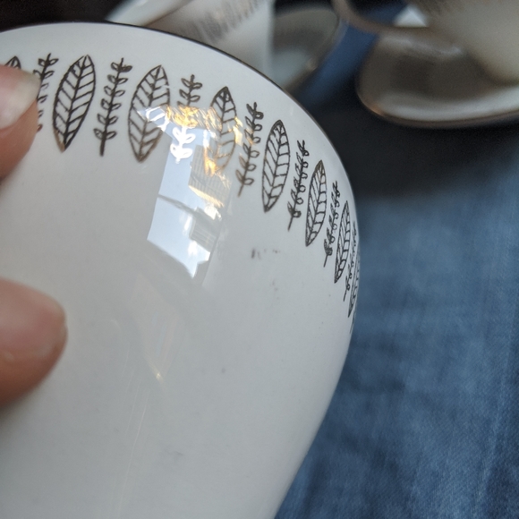 Royal Knight tea cups and saucers X3 22kt gold mcm - Picture 6 of 10